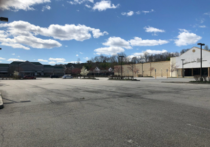Yorktown Green Shopping Center